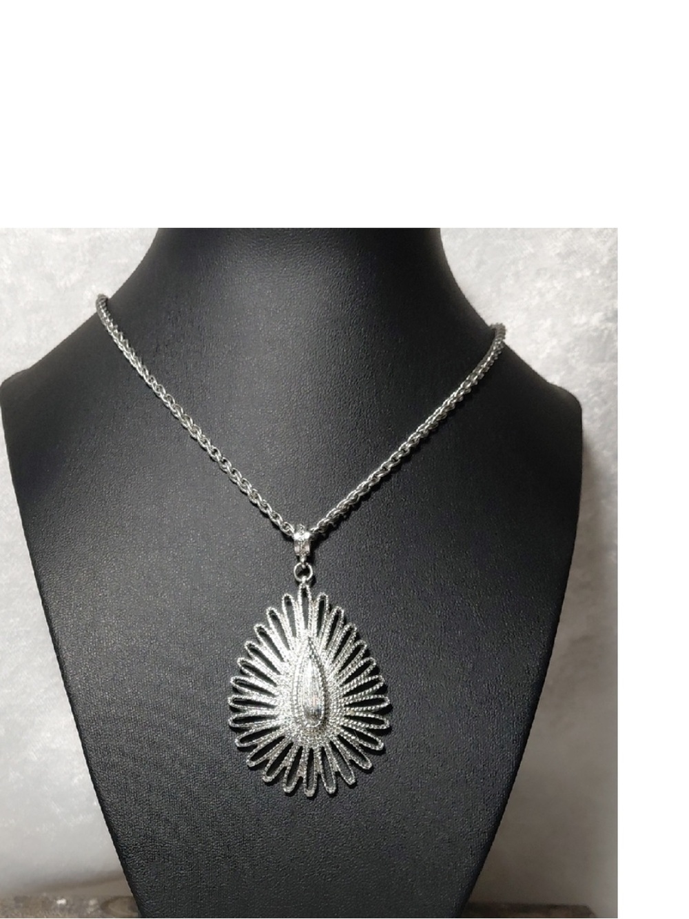 Vintage Monet Silver Tone  Sunburst Teardrop Pendant Necklace